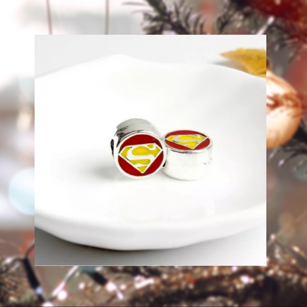Superman Silver Spacer Beads - Picture 3 of 5